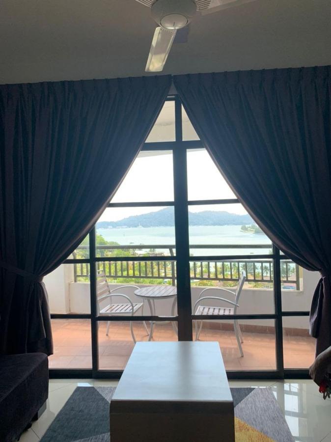 Marina Heights Hotel Residences Lumut Exterior foto