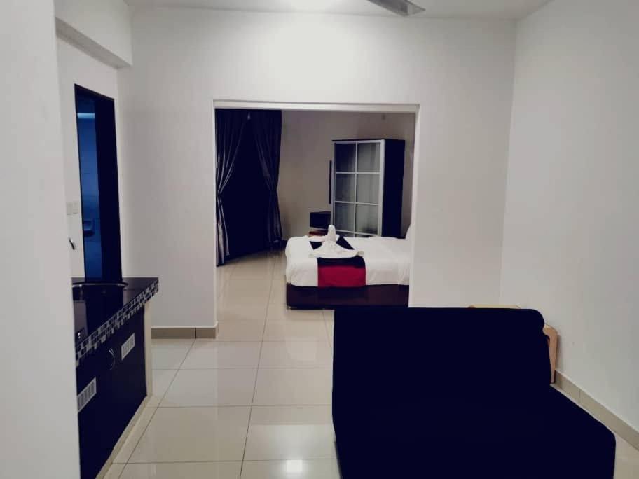 Marina Heights Hotel Residences Lumut Exterior foto