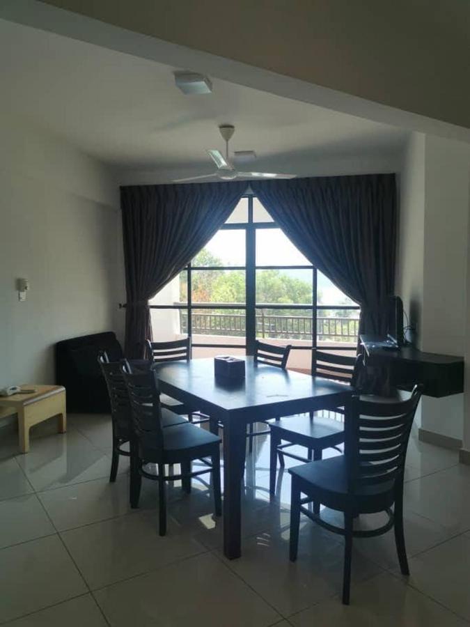 Marina Heights Hotel Residences Lumut Exterior foto
