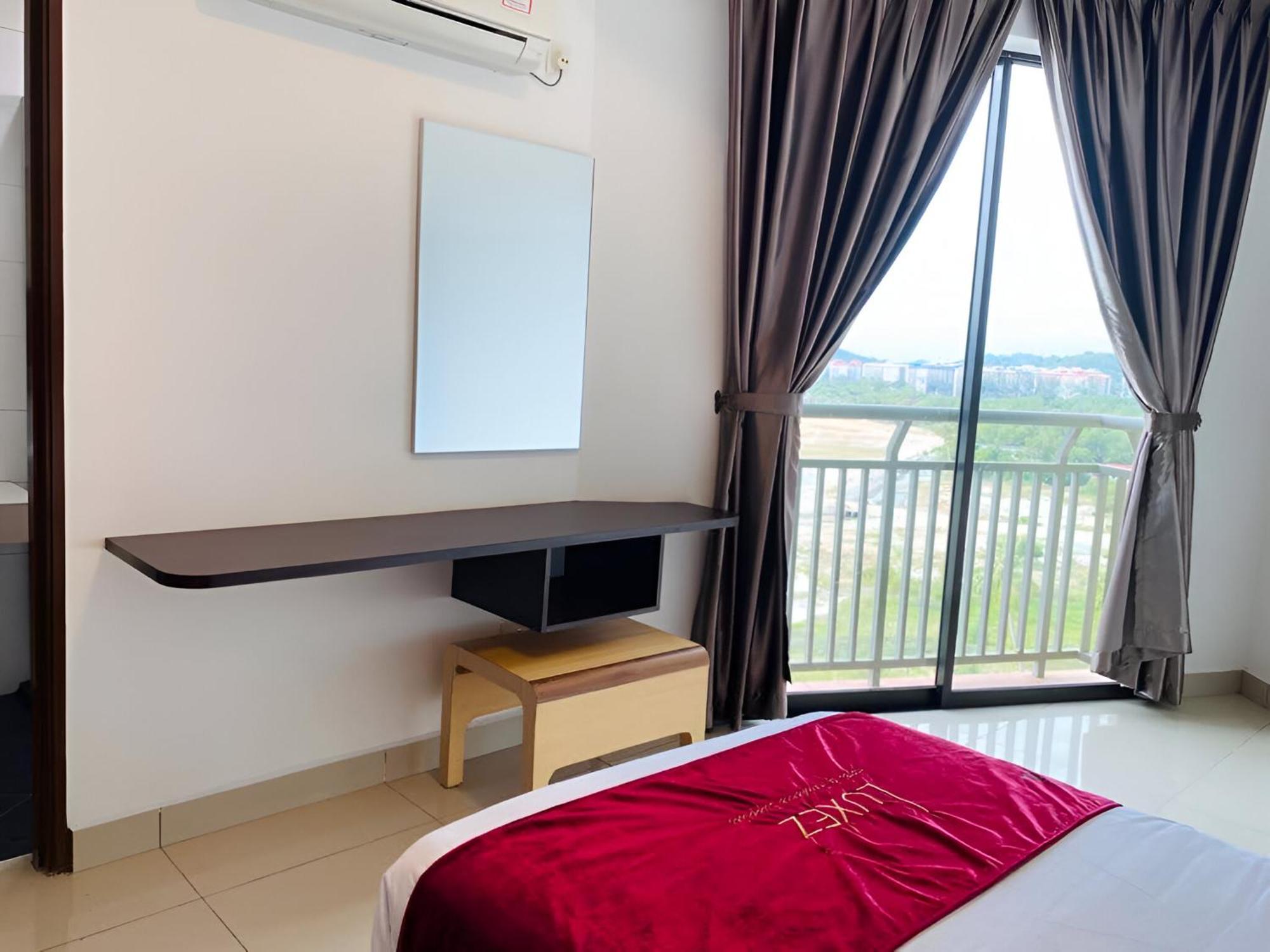 Marina Heights Hotel Residences Lumut Exterior foto
